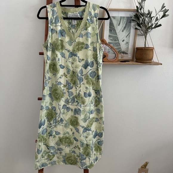 Vintage Dresses & Skirts - Vintage midi cottagecore dress